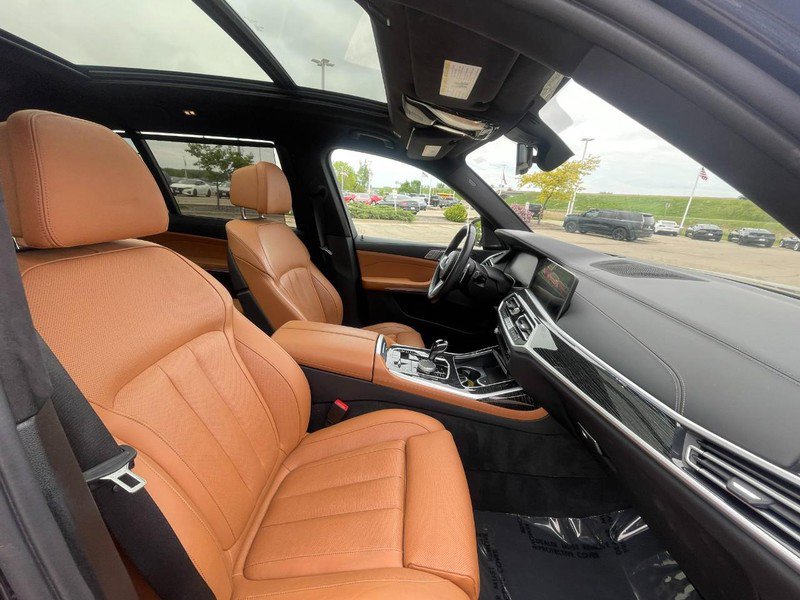 Used 2022 BMW X7 M50i w/ Luxury Seating Package image 12