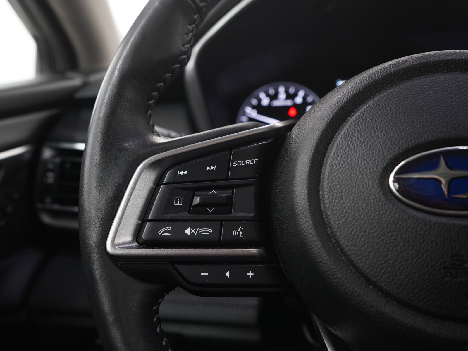 Used 2023 Subaru Outback Touring AWD/4WD image 25