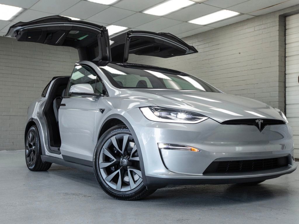 Used 2024 Tesla Model X image 1