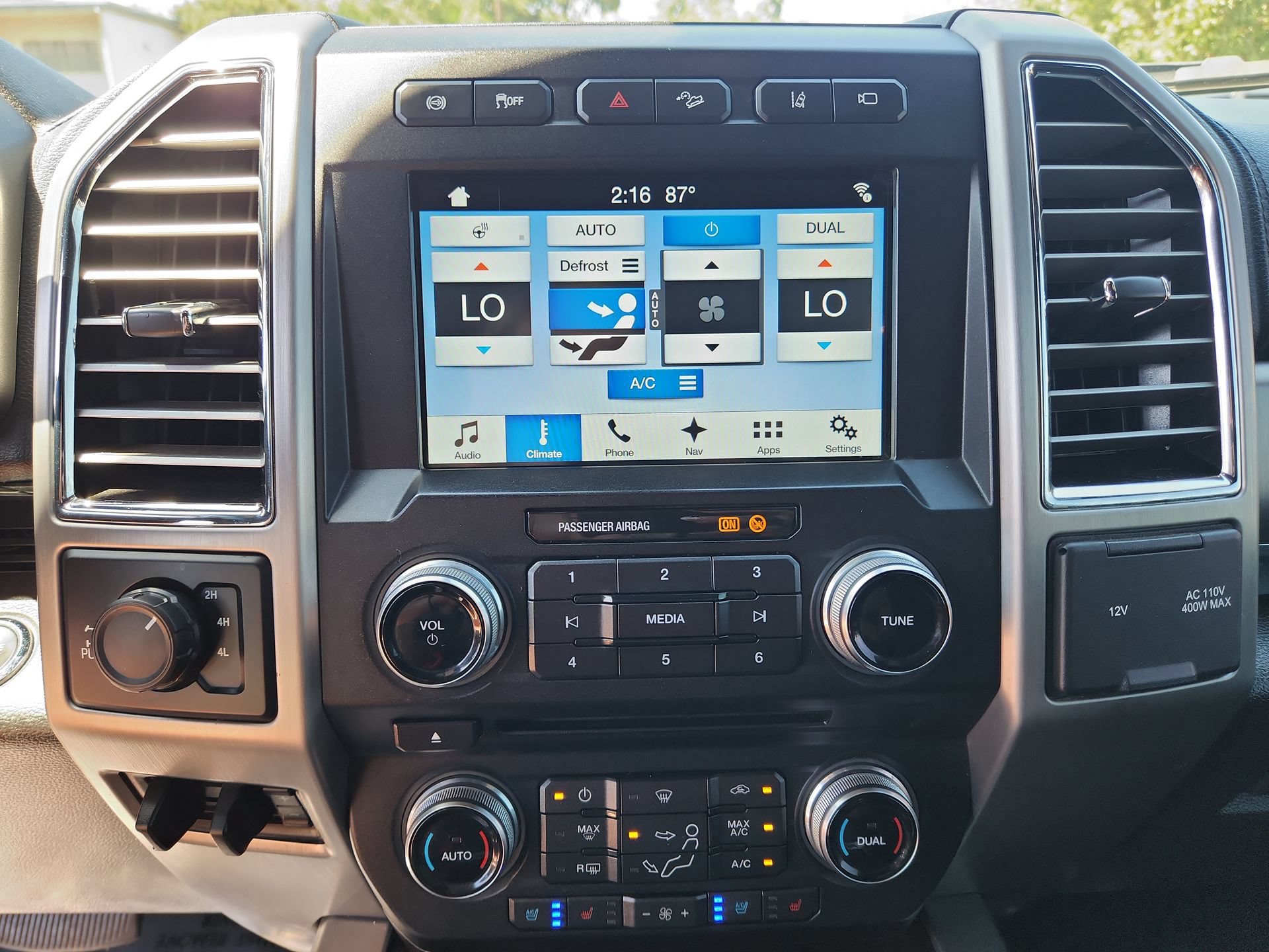 Used 2017 Ford F250 Platinum w/ Platinum Ultimate Package AWD/4WD image 17