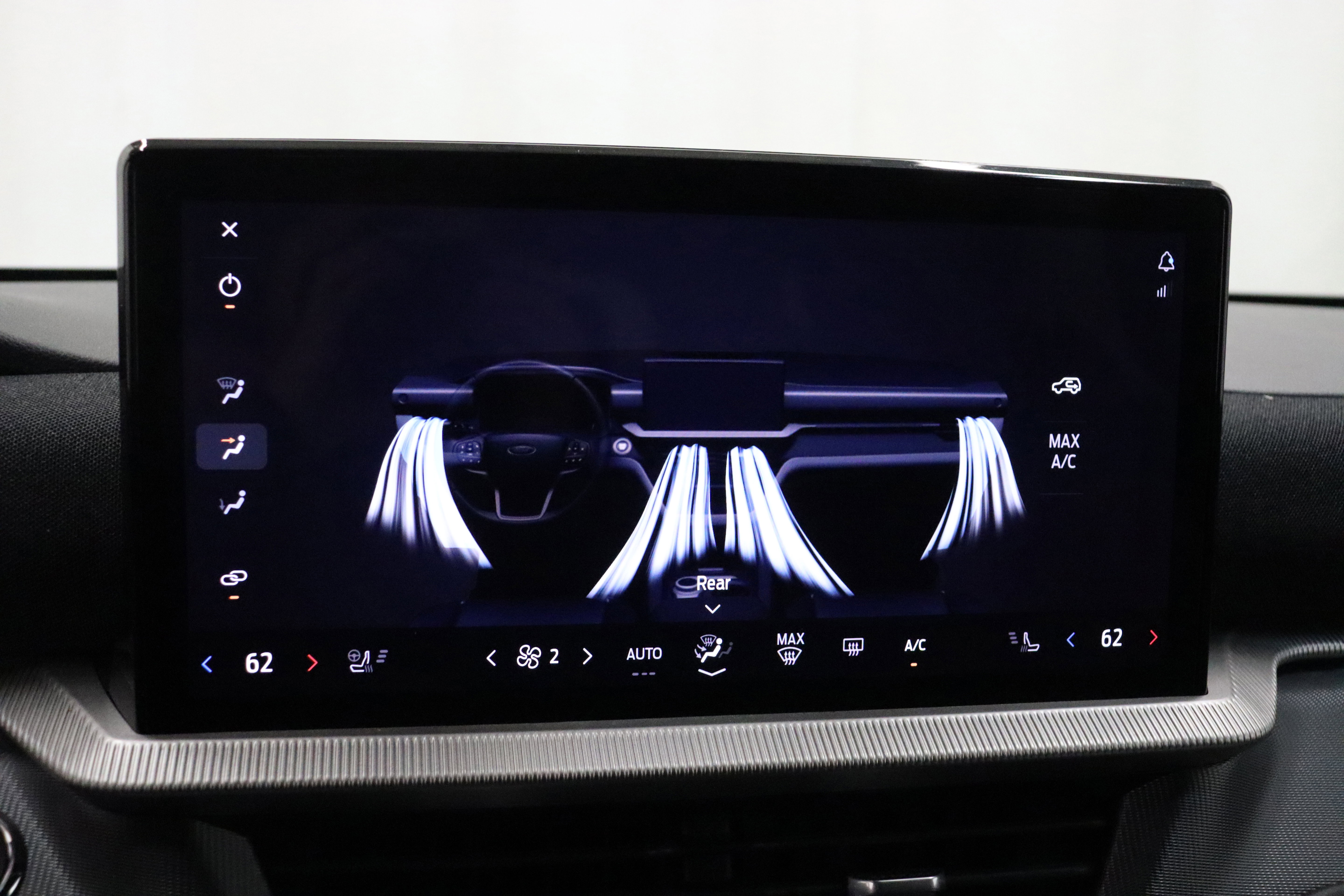 Used 2025 Ford Explorer ST-Line w/ ST-Line Street Pack image 29