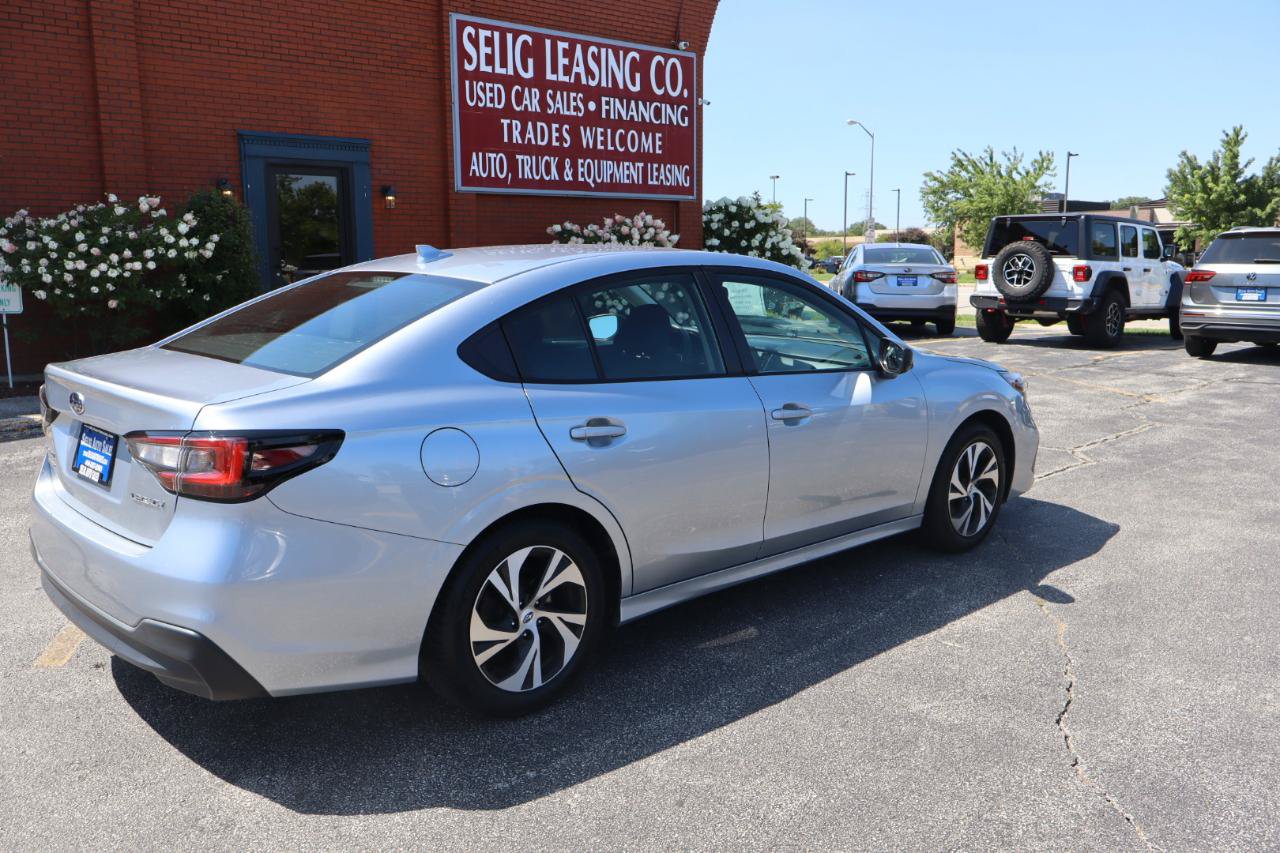 Used 2023 Subaru Legacy AWD/4WD image 3