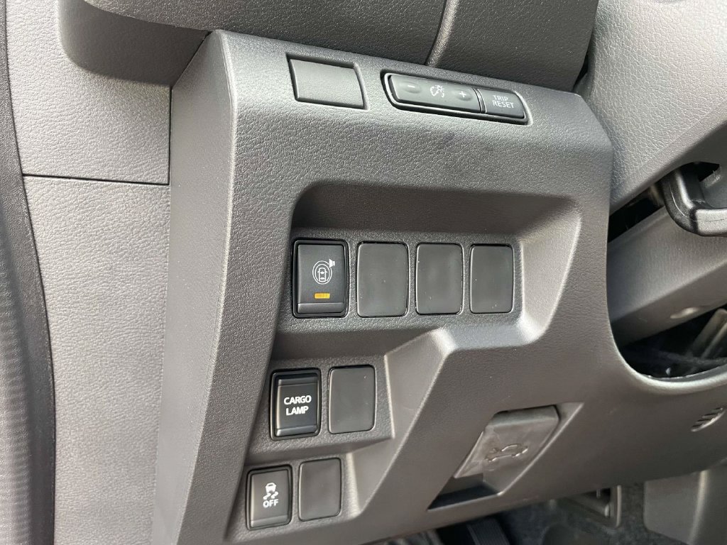 New 2027 Nissan Frontier SV RWD image 17