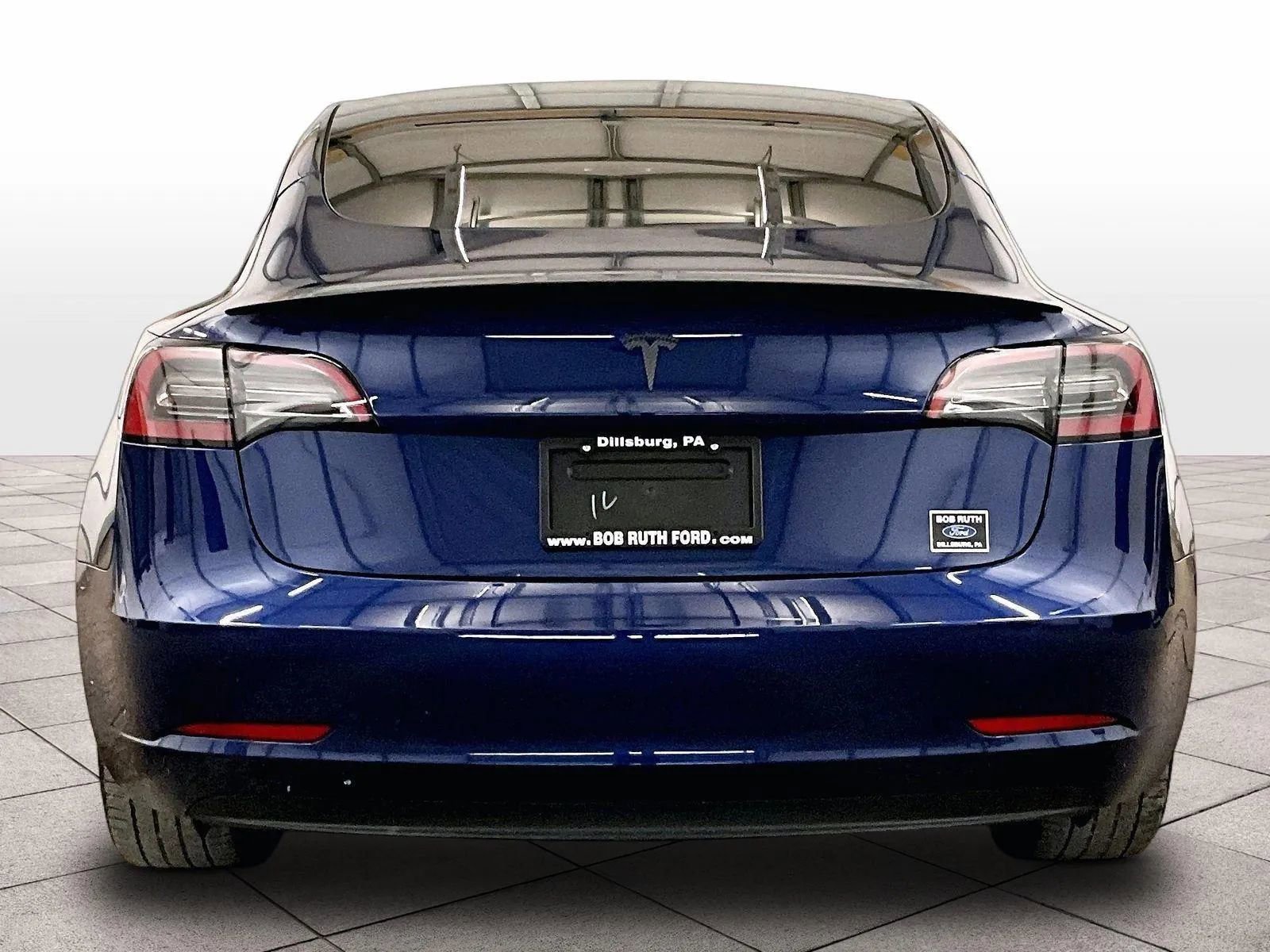 Used 2023 Tesla Model 3 Standard Range image 4