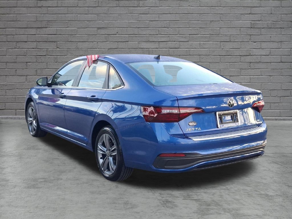 Used 2024 Volkswagen Jetta SE w/ Panoramic Sunroof Package FWD image 7