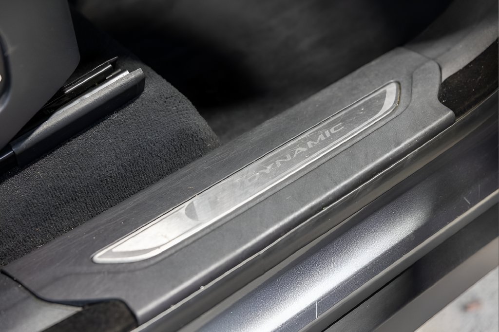 Used 2019 Land Rover Range Rover Velar R-Dynamic SE AWD/4WD image 84