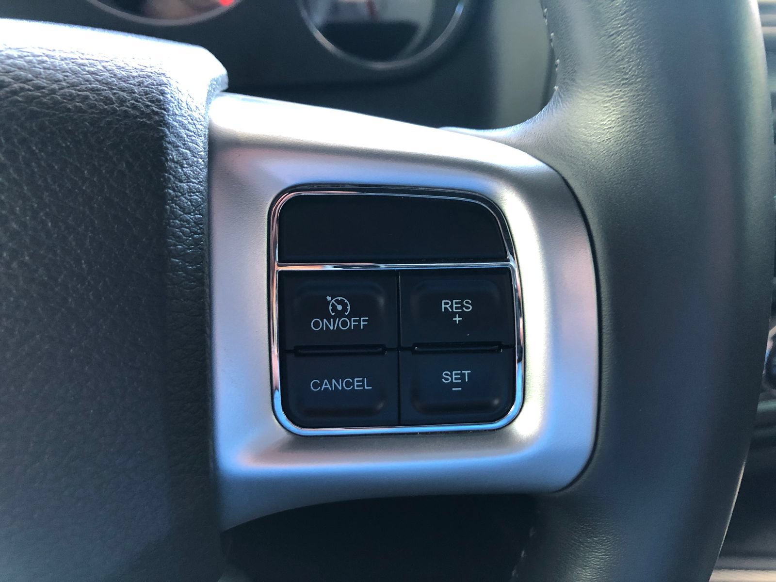Used 2013 Dodge Challenger R/T RWD image 26