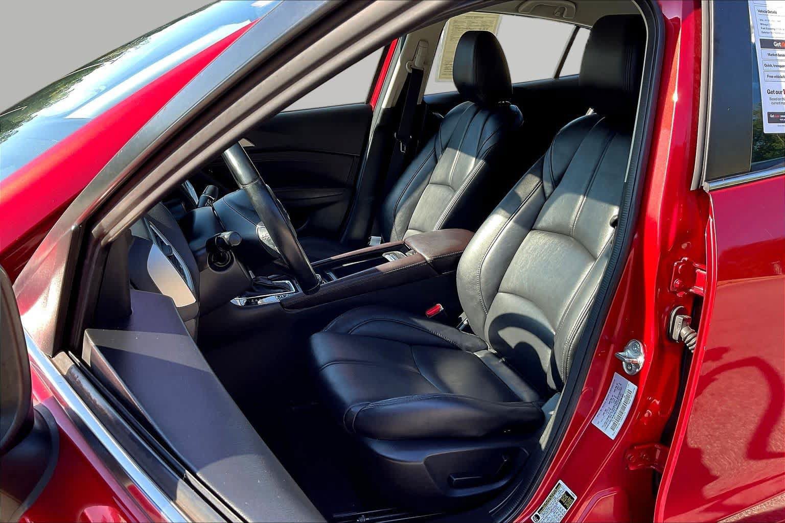 Used 2018 MAZDA MAZDA3 Touring FWD image 8