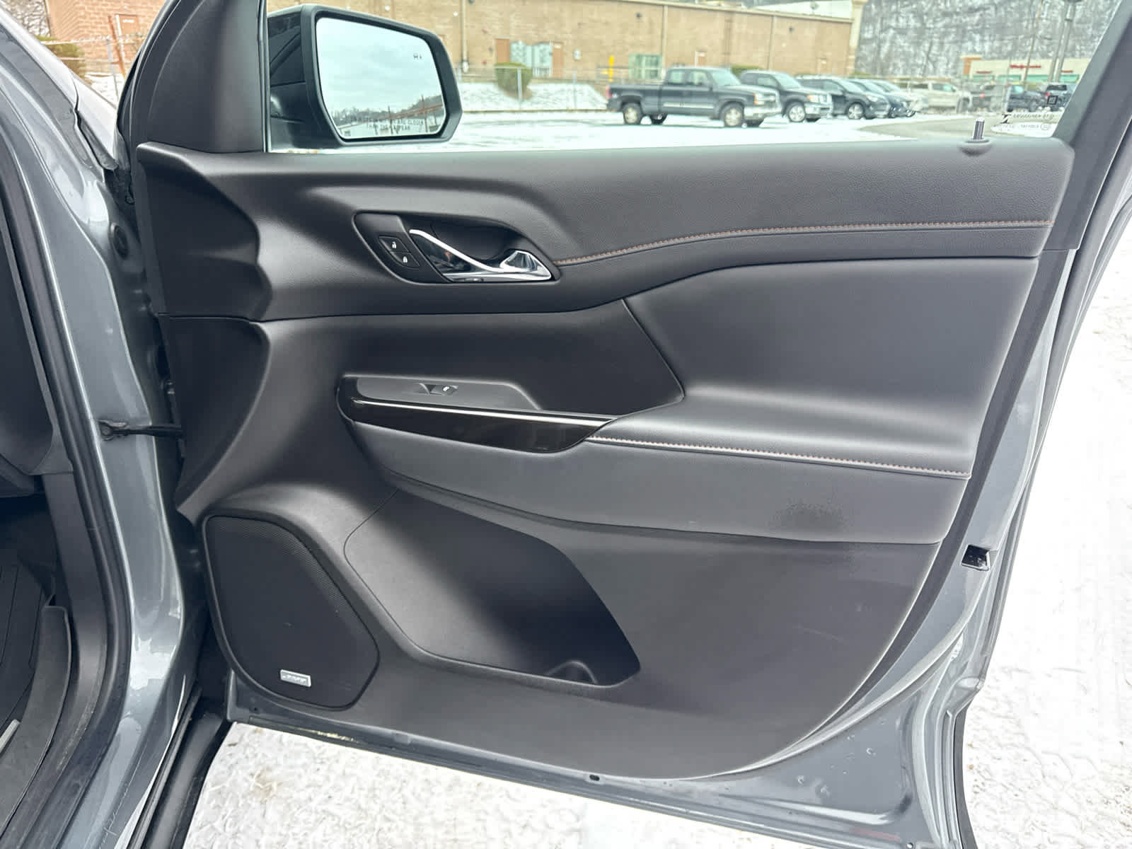 Used 2022 GMC Acadia AT4 w/ Technology Package image 28