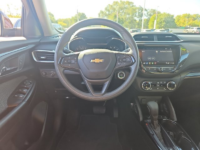 Used 2023 Chevrolet TrailBlazer LT w/ Convenience Package FWD image 14