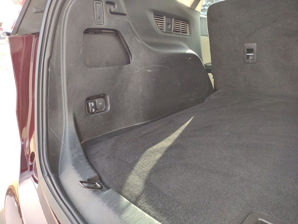 Used 2022 Ford Edge Titanium w/ Class II Trailer Tow Package image 36