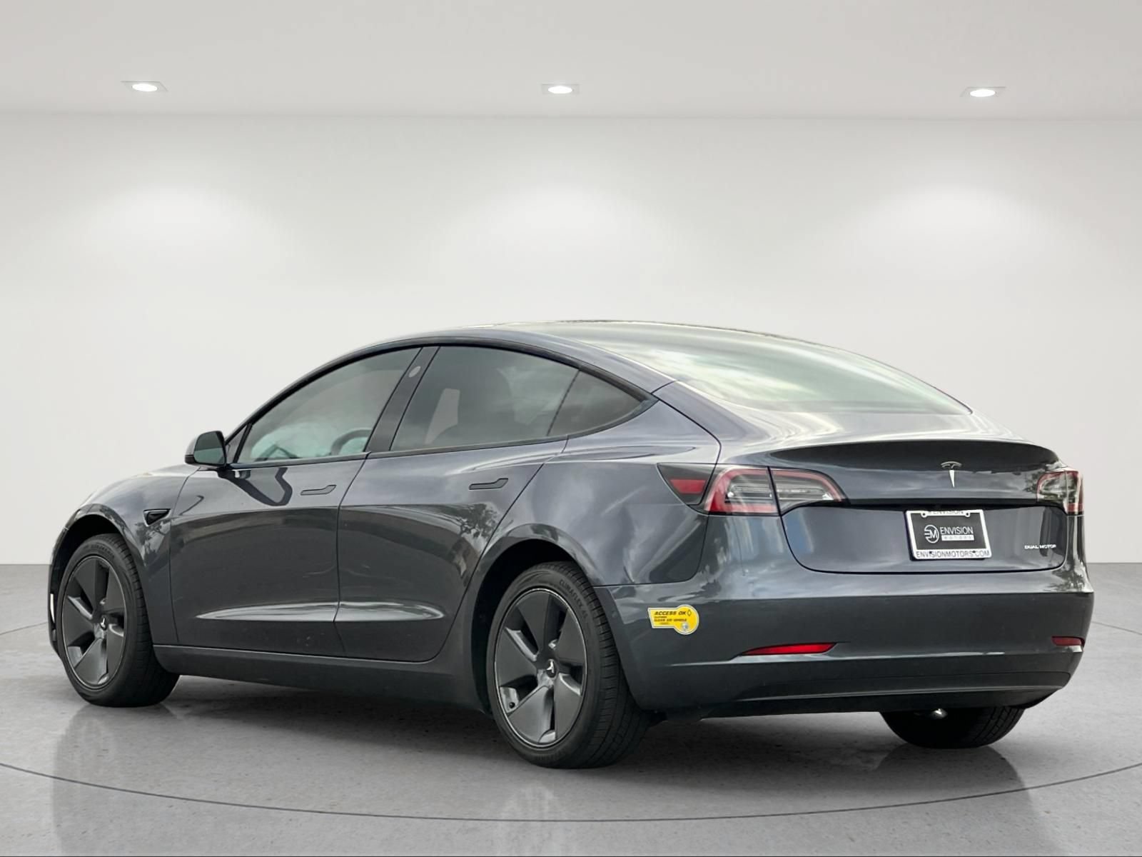 Used 2022 Tesla Model 3 Long Range AWD/4WD image 3