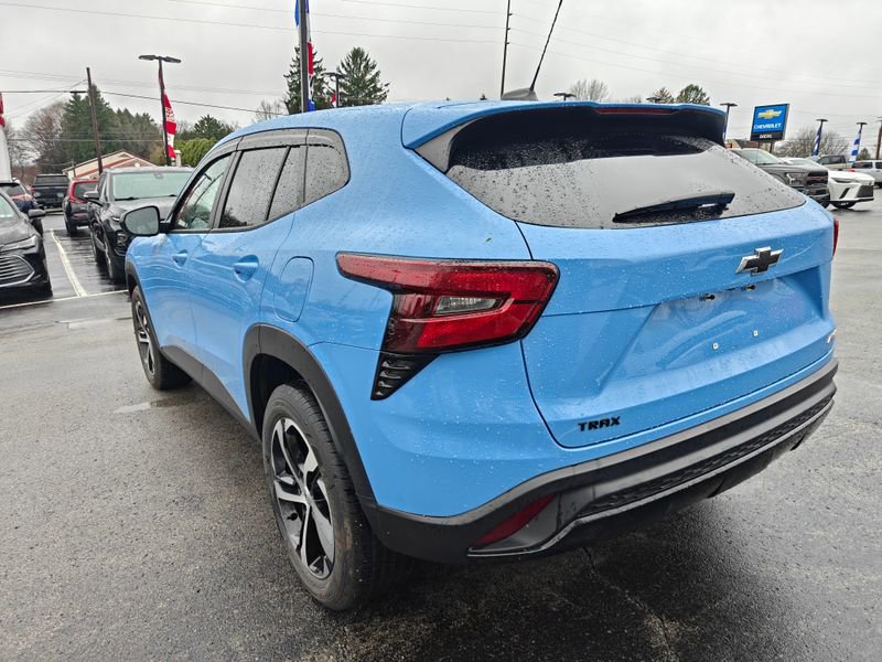 Used 2024 Chevrolet Trax RS w/ Driver Confidence Package image 6