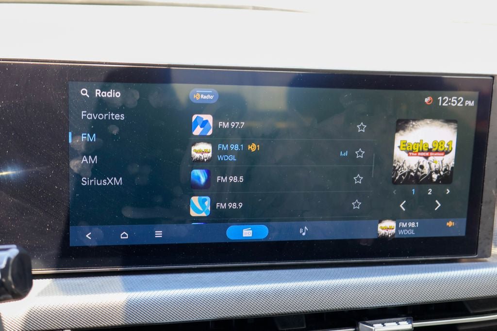 Used 2025 Hyundai Sonata SEL FWD image 3