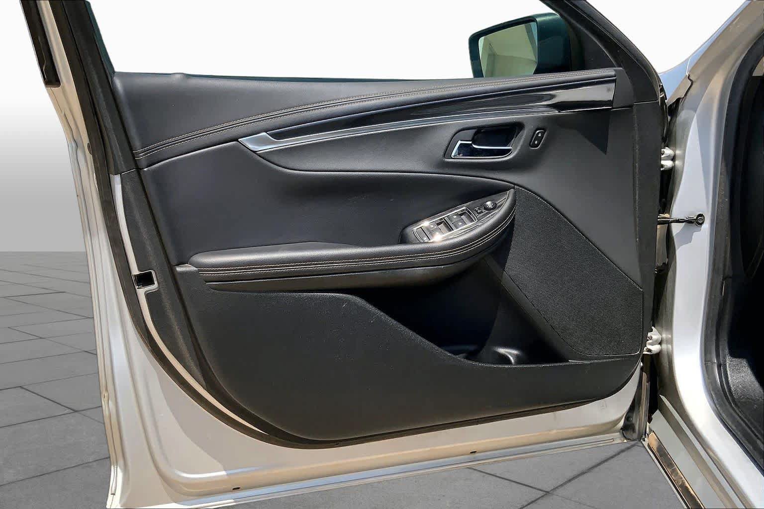 Used 2020 Chevrolet Impala LT FWD image 22