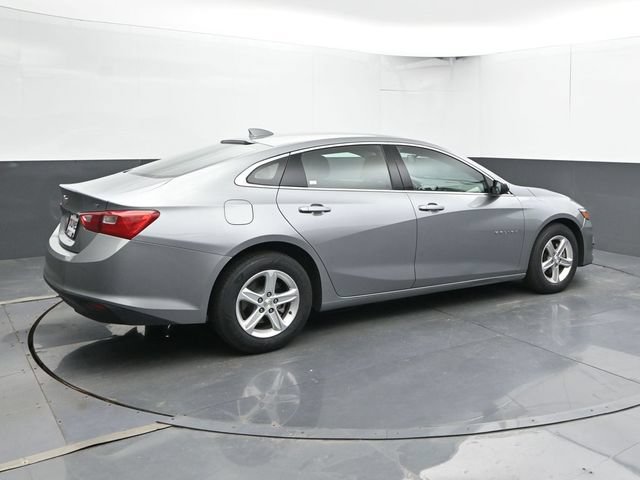 Used 2024 Chevrolet Malibu LT FWD image 2