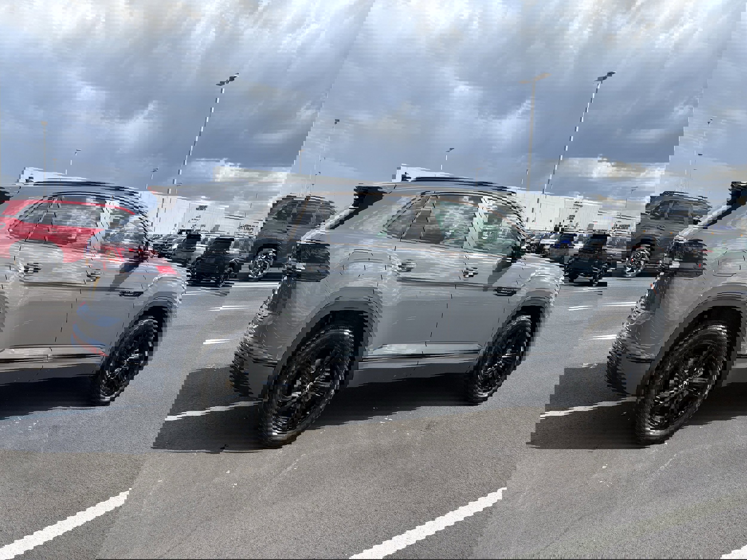 Used 2025 Volkswagen Atlas Cross Sport SEL R-Line image 8