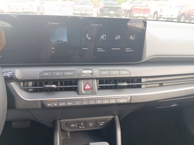 Used 2025 Kia K4 FWD image 19