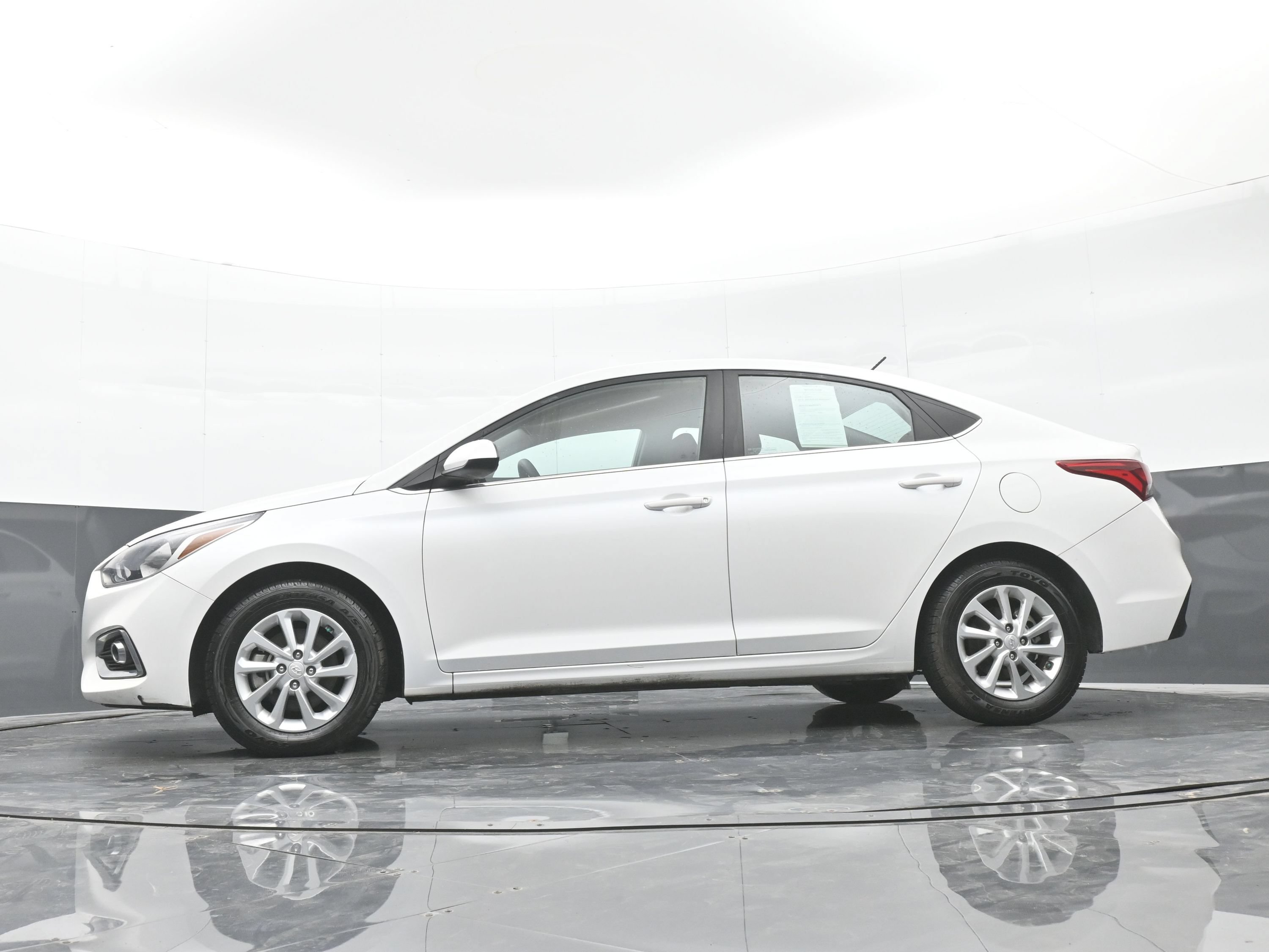 Used 2022 Hyundai Accent SEL FWD image 44