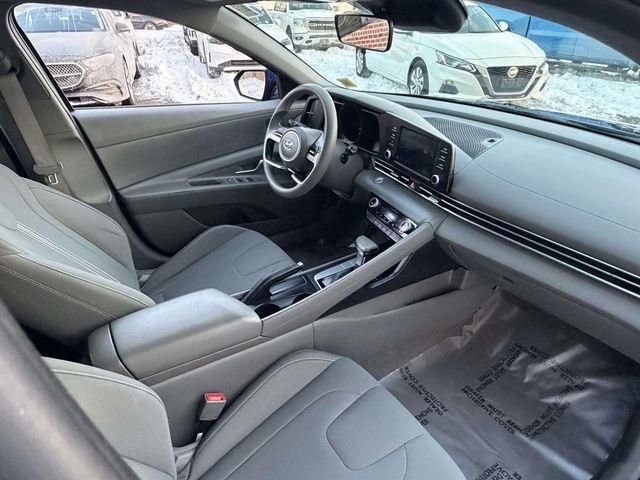 Used 2021 Hyundai Elantra SEL image 13