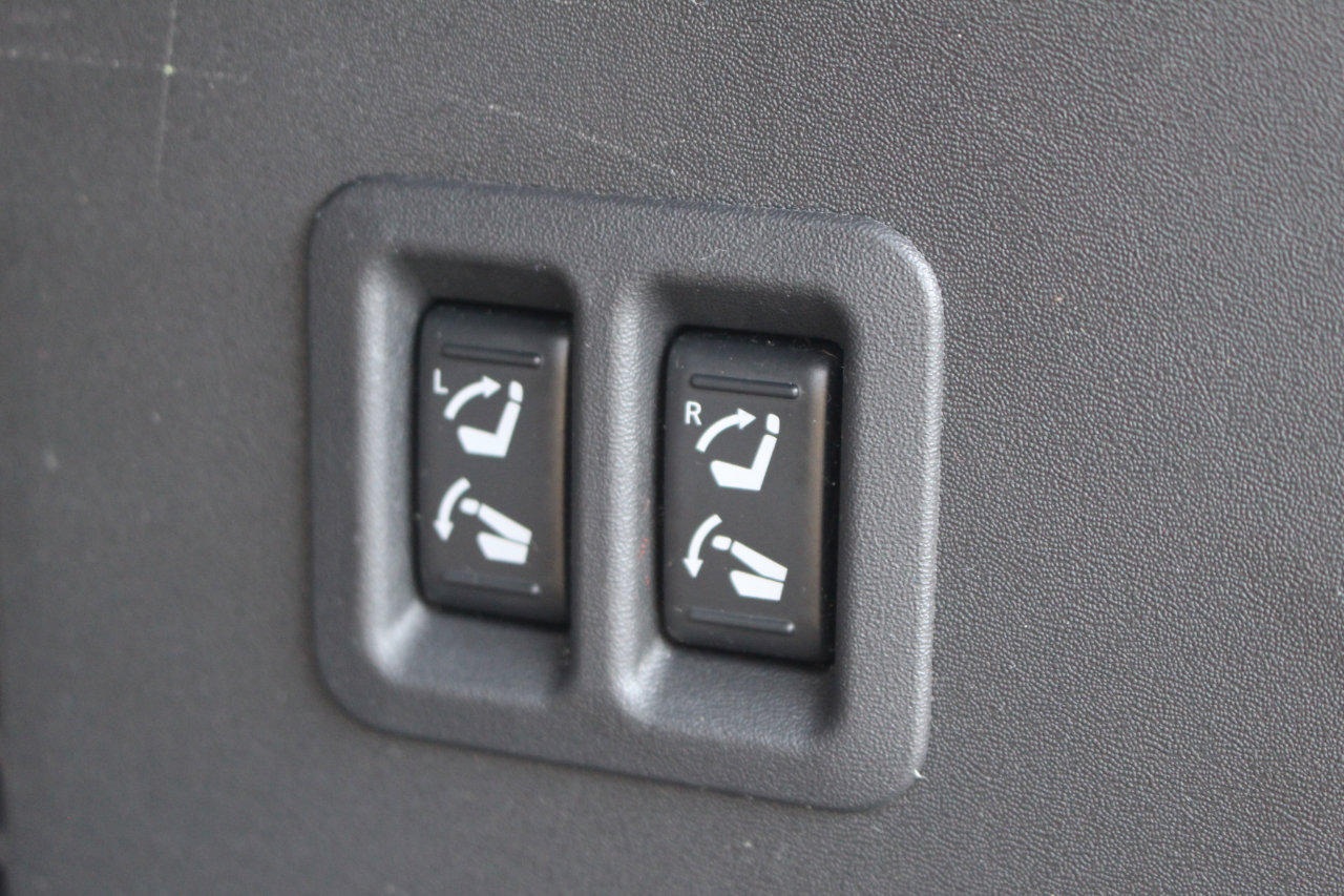 Used 2012 Nissan Armada SL w/ DVD FES Pkg image 48