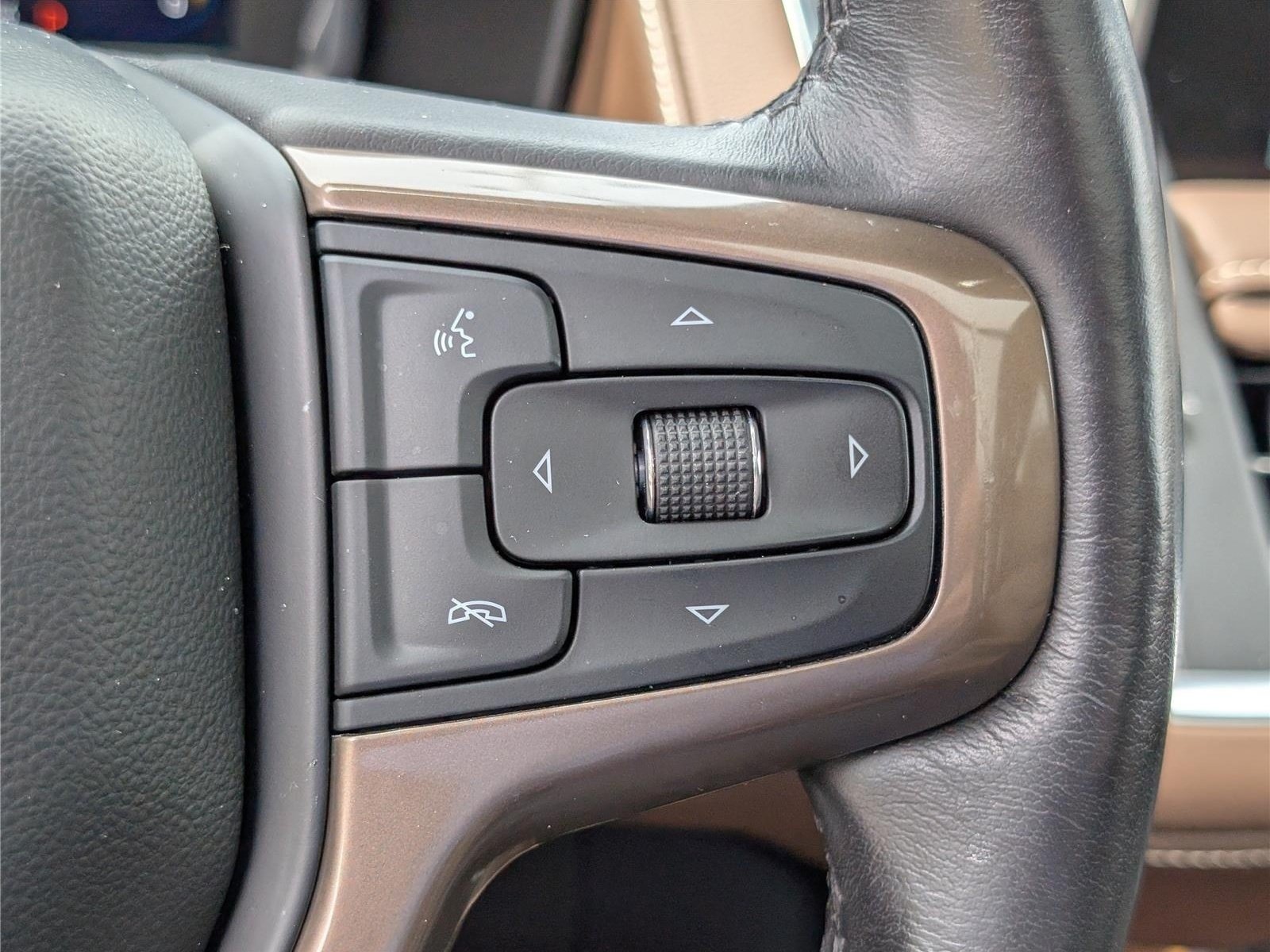 Used 2023 Chevrolet Tahoe High Country w/ Advanced Technology Package AWD/4WD image 31