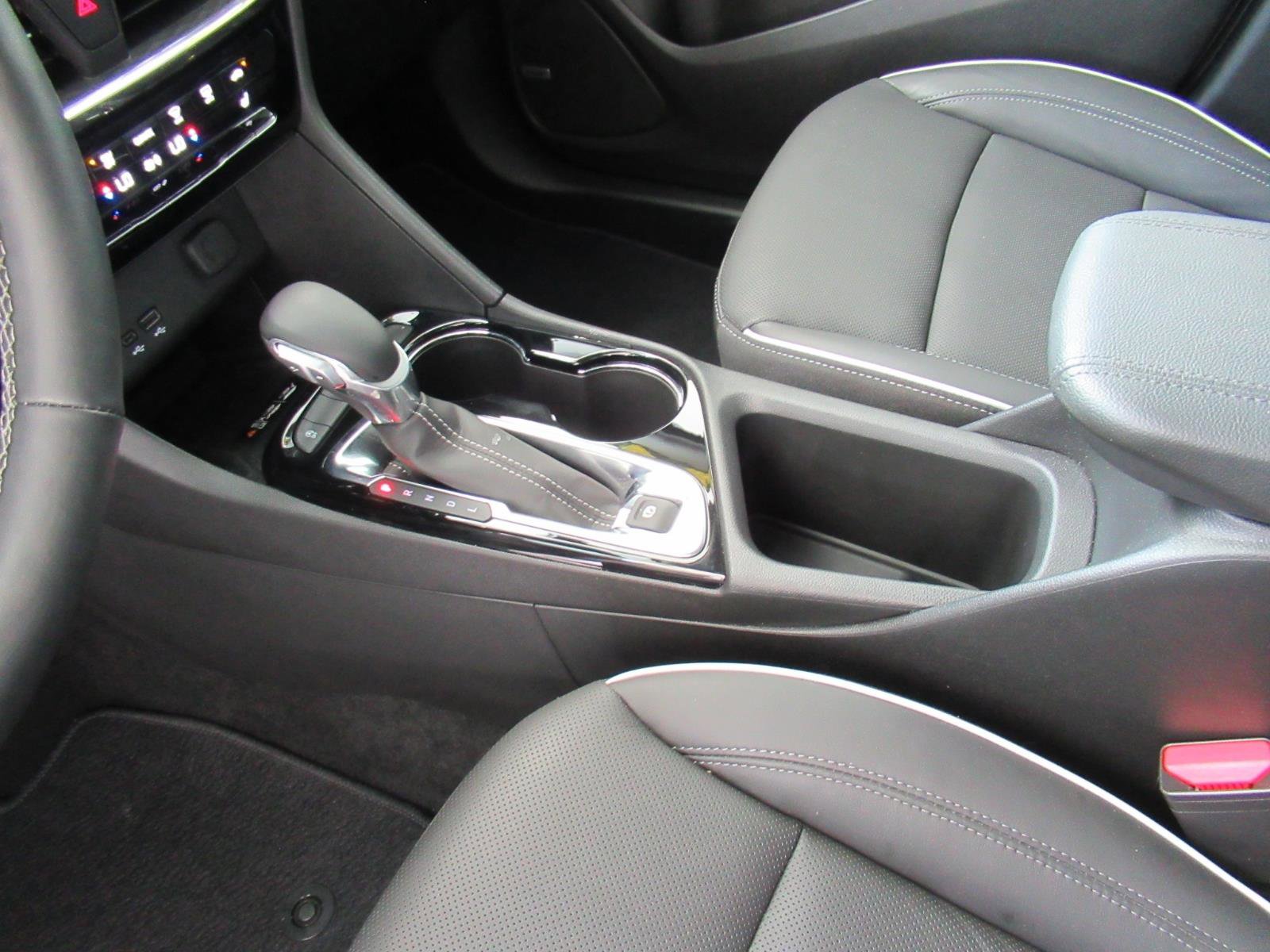 Used 2026 Buick Encore GX Avenir w/ Avenir Technology Package FWD image 18