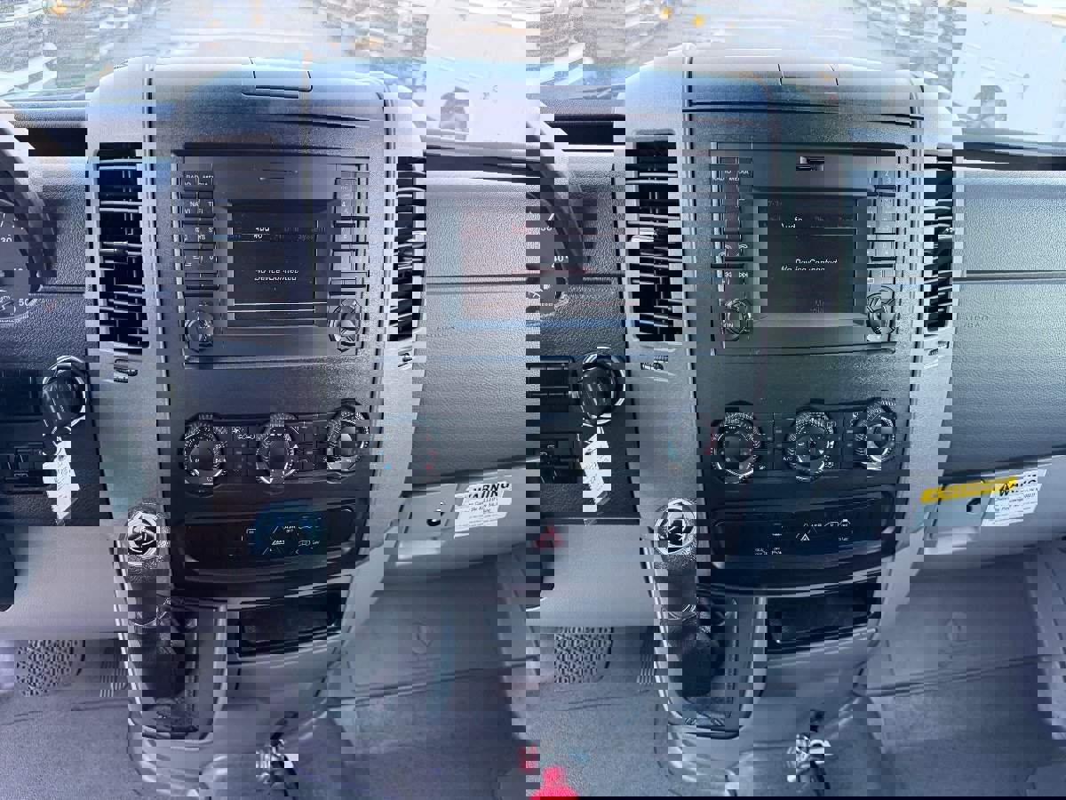 Used 2016 Mercedes-Benz Sprinter 2500 image 17