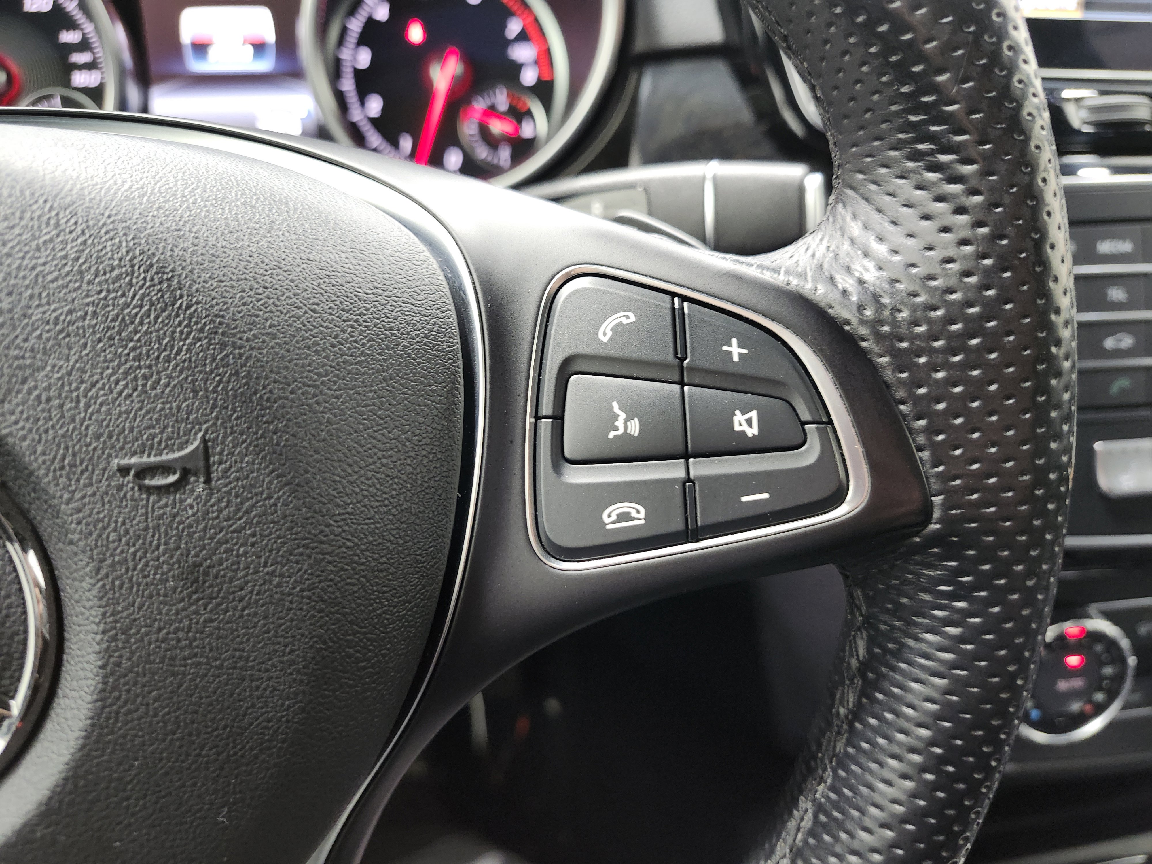 Used 2018 Mercedes-Benz GLE 350 4MATIC image 36