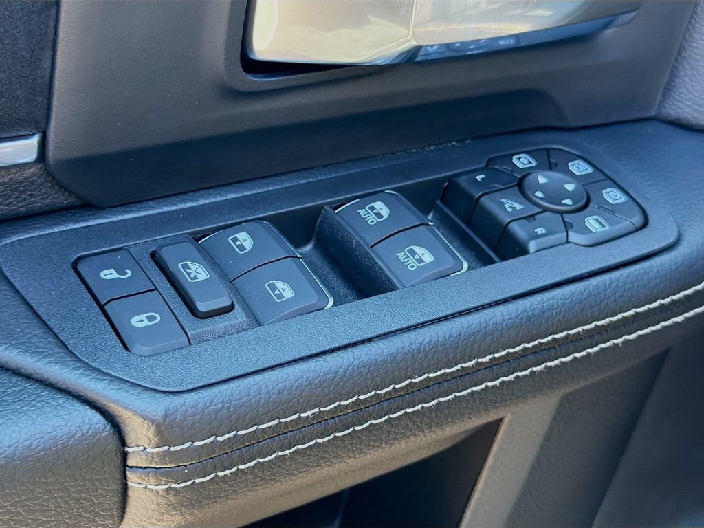 New 2026 RAM 3500 Laramie AWD/4WD image 22