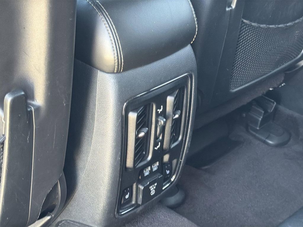 Used 2017 Jeep Grand Cherokee Limited w/ Luxury Group II AWD/4WD image 26