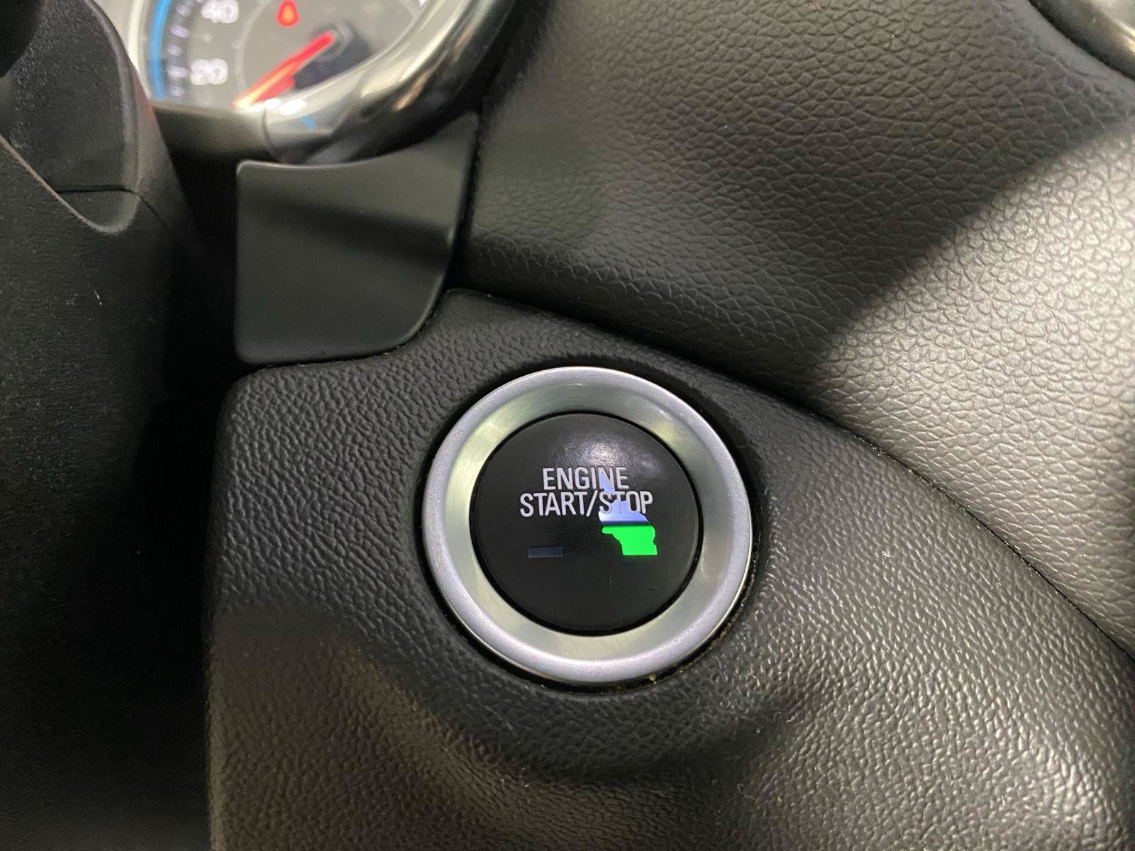 Used 2019 Chevrolet Equinox LT FWD image 16