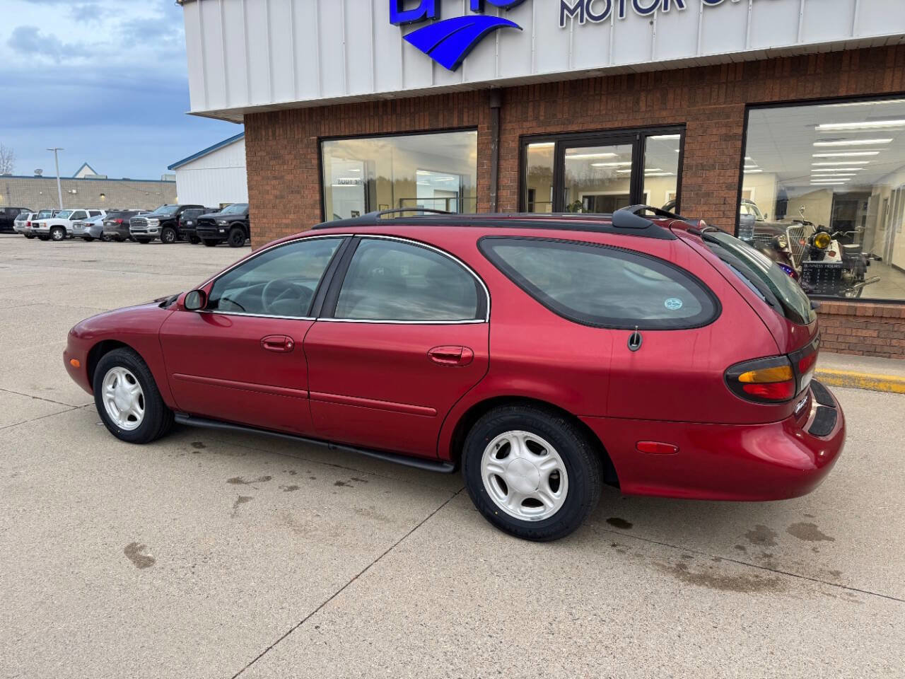 Used 1997 Ford Taurus GL image 8