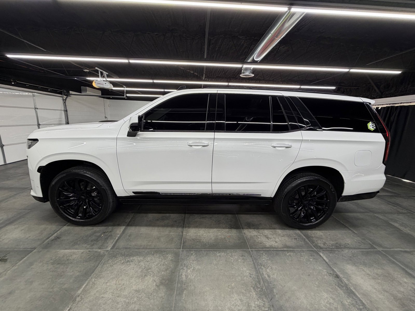 Used 2023 Cadillac Escalade Sport Platinum w/ LPO, ONYX Package image 3