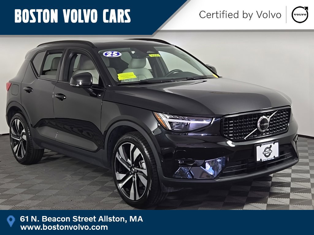 Certified 2025 Volvo XC40 B5 Ultra AWD/4WD image 1