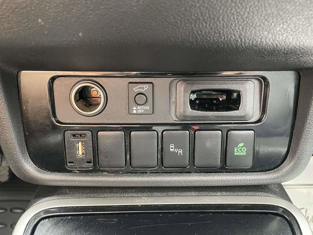 Used 2020 Mitsubishi Outlander SEL image 22