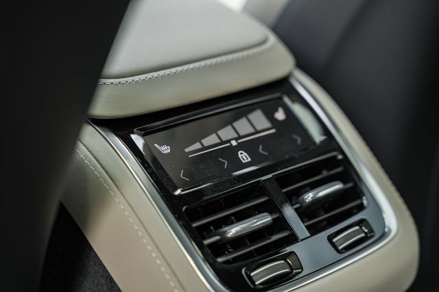 New 2026 Volvo XC90 T8 Plus w/ Protection Package Premier AWD/4WD image 35