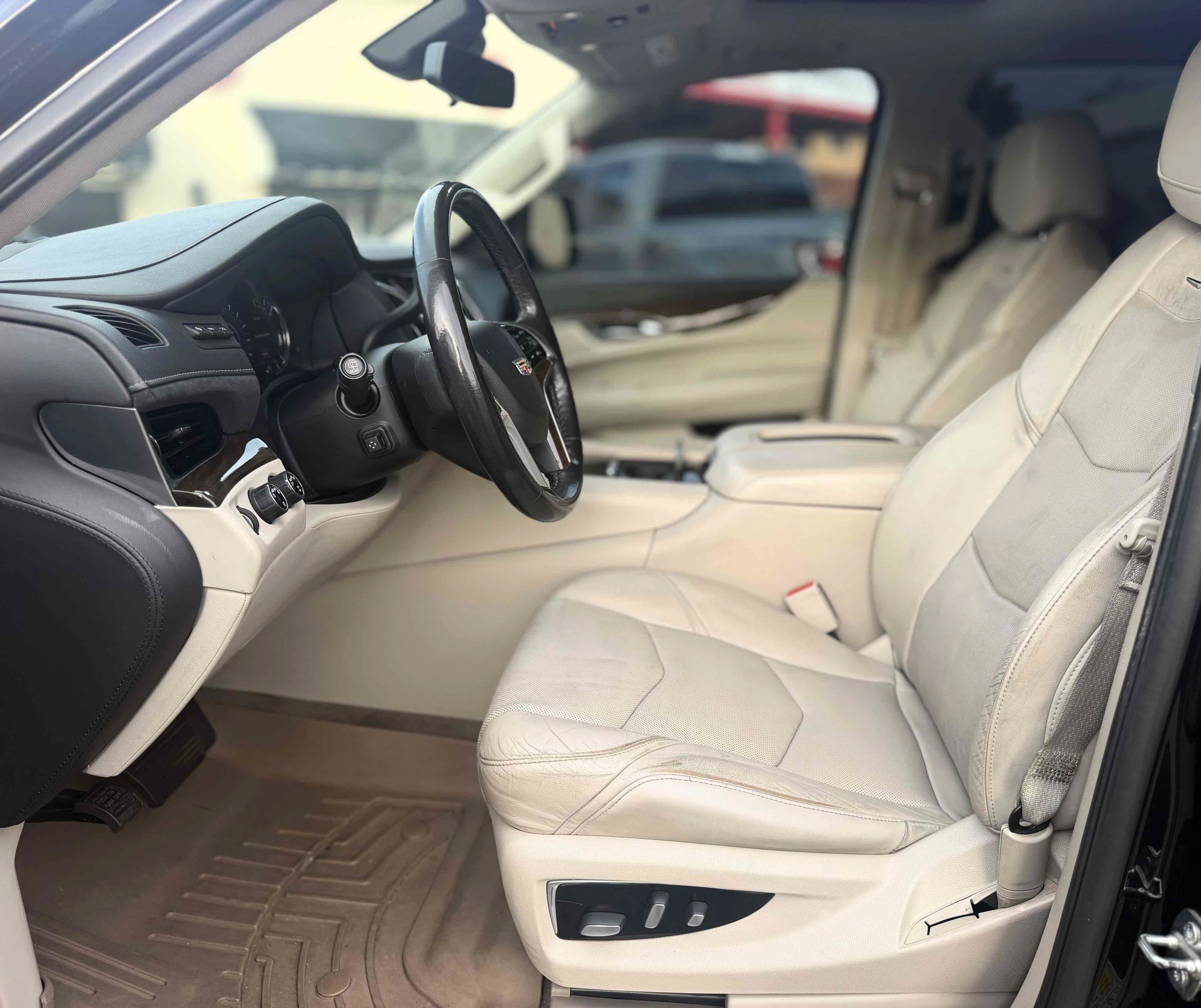 Used 2020 Cadillac Escalade ESV Luxury AWD/4WD image 25