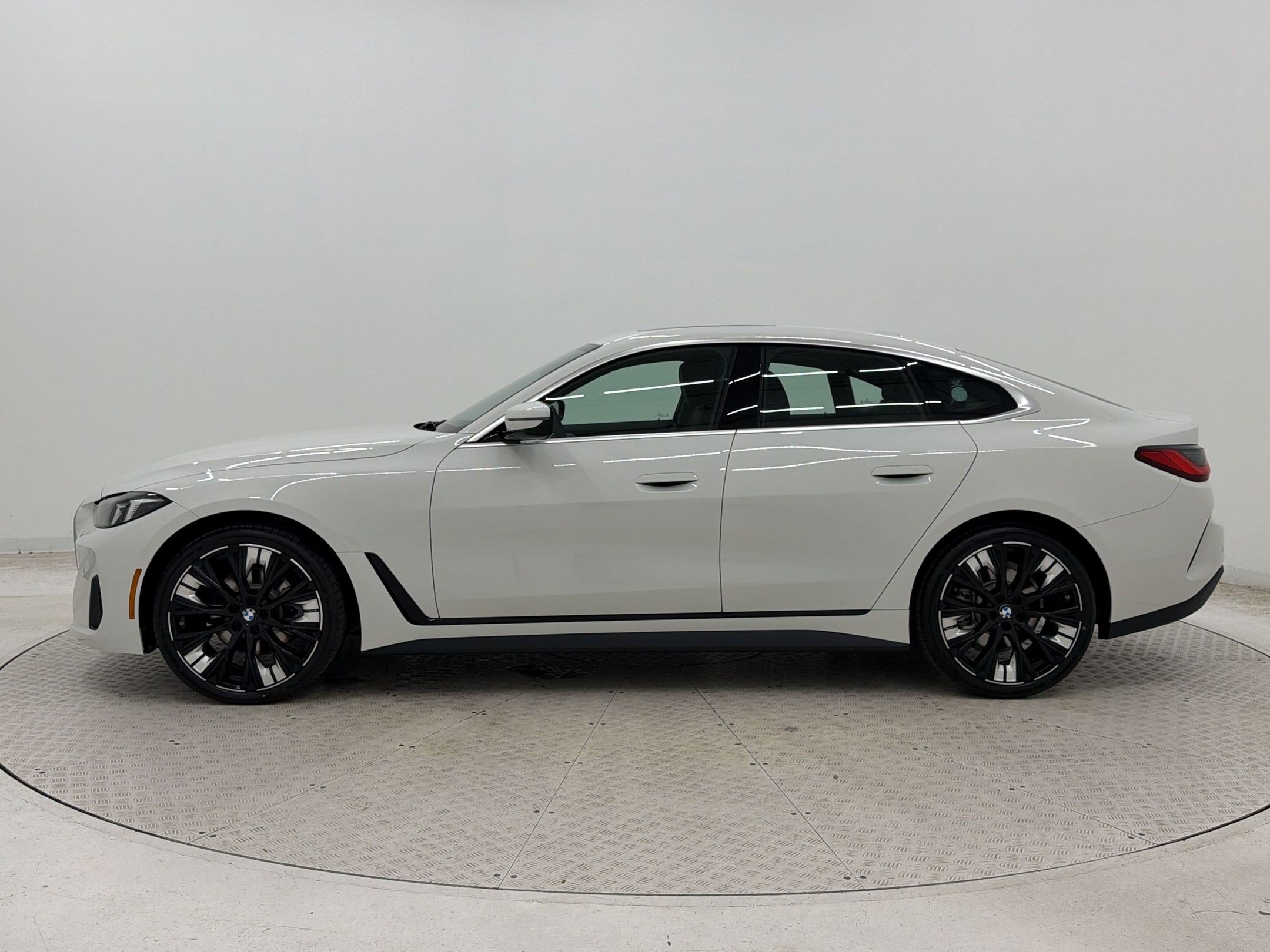 New 2026 BMW 430i w/ Premium Package RWD image 2