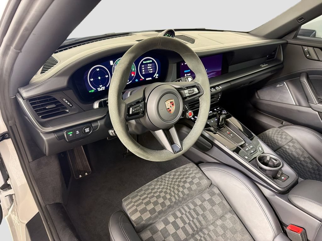 Used 2026 Porsche 911 Carrera GTS RWD image 9