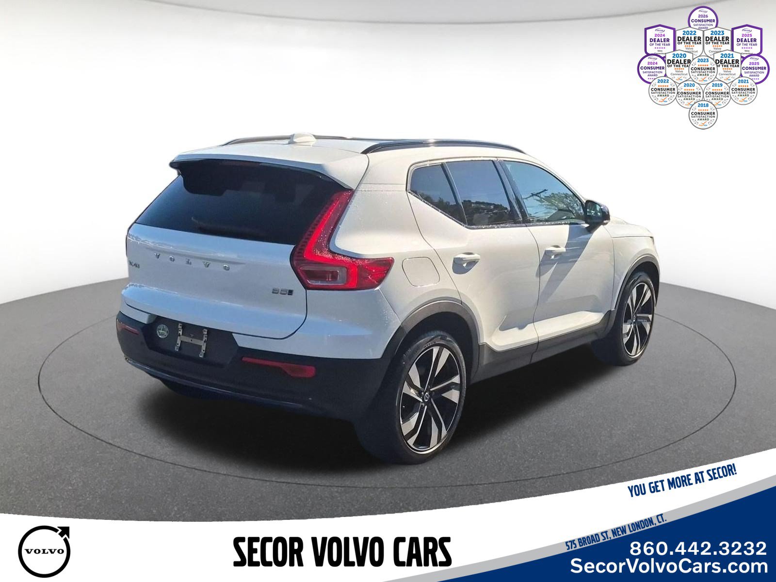 Certified 2023 Volvo XC40 B5 Plus w/ Protection Package Premier AWD/4WD image 6
