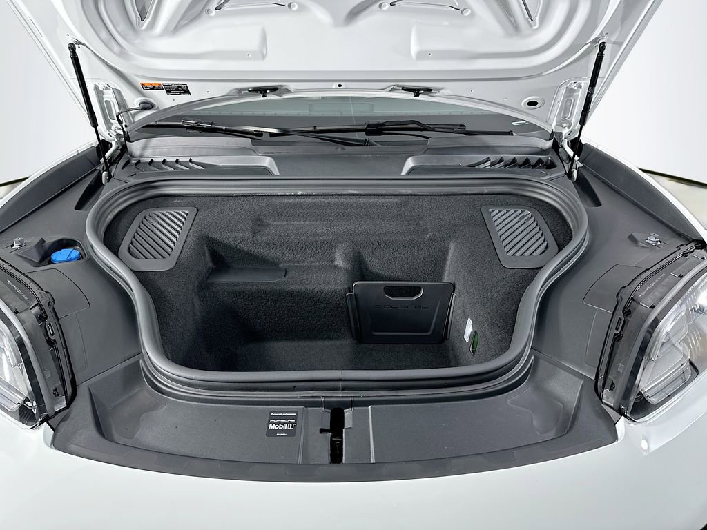 Certified 2025 Porsche Macan Electric image 33