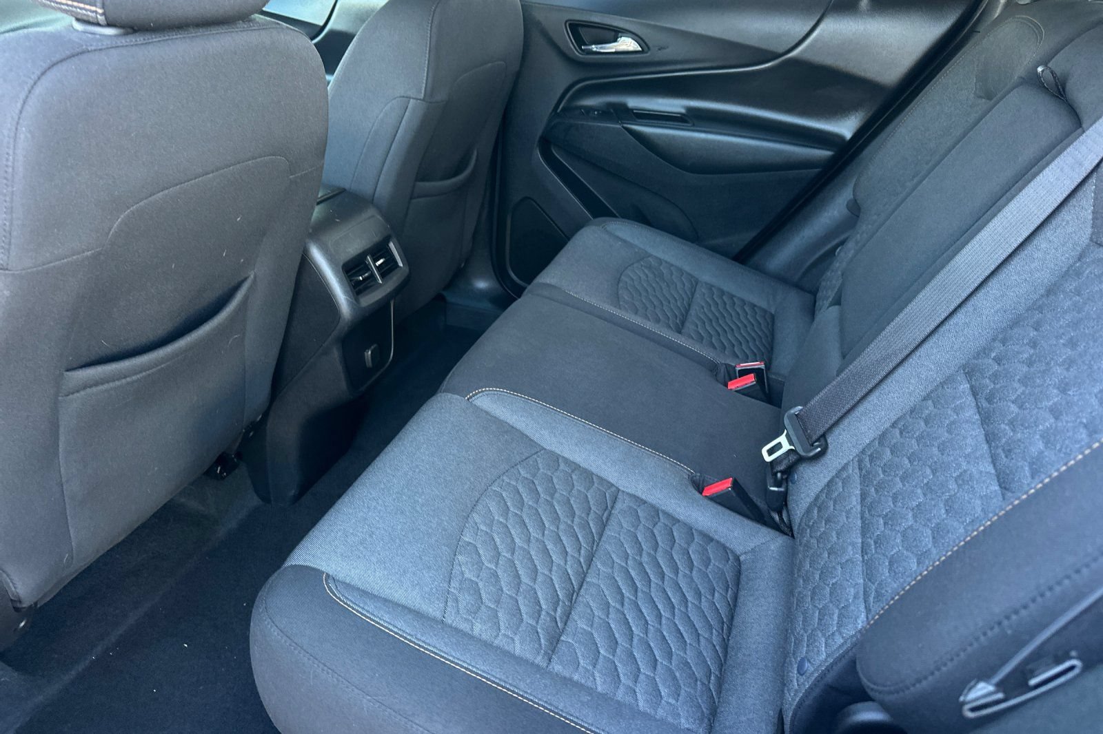 Used 2018 Chevrolet Equinox LT FWD image 12