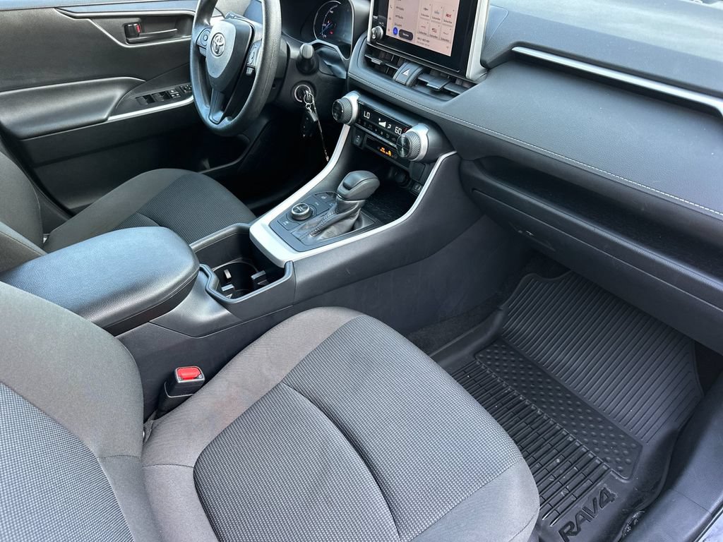 Certified 2025 Toyota RAV4 LE AWD/4WD image 16