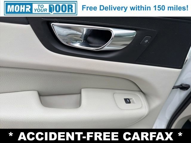 Used 2019 Volvo XC60 T5 Momentum w/ Multimedia Package image 29