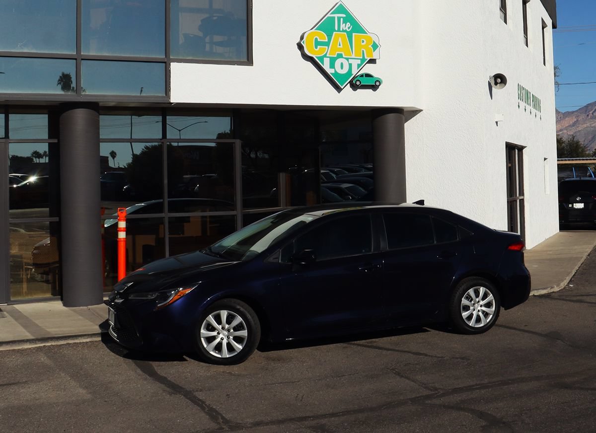 Used 2022 Toyota Corolla LE FWD image 4