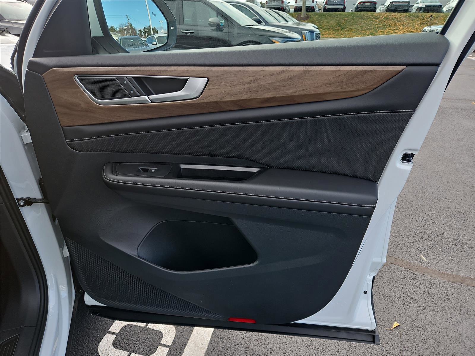 New 2026 Volkswagen Atlas SE image 27