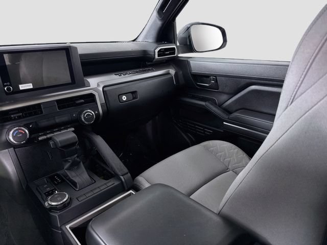Certified 2026 Toyota Tacoma SR5 AWD/4WD image 24
