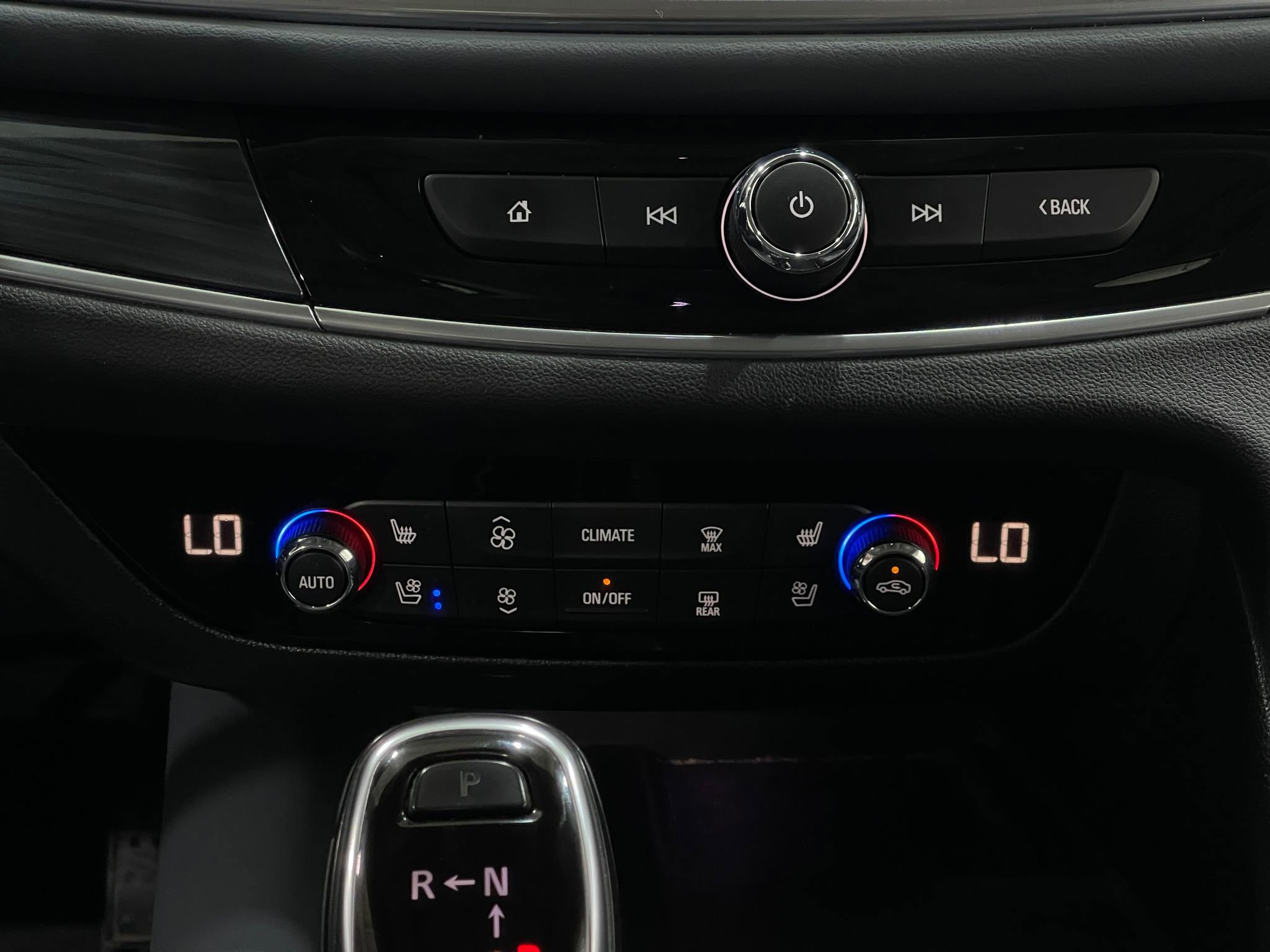 Used 2019 Buick Enclave Premium w/ Experience Buick Package FWD image 27