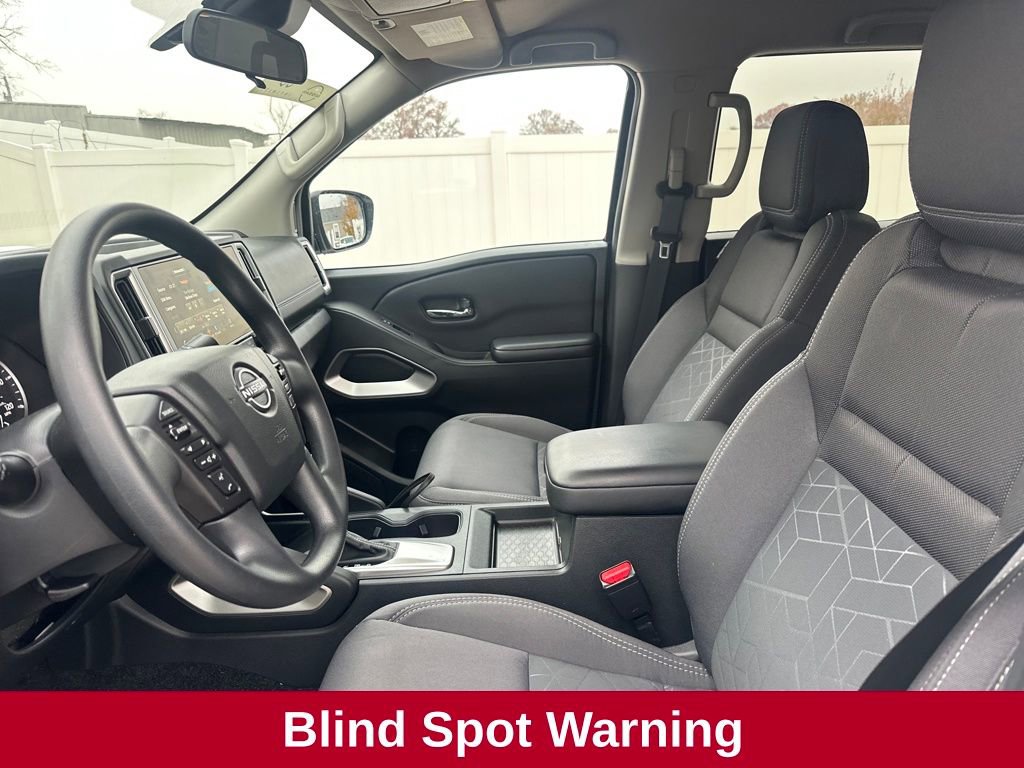 Used 2025 Nissan Frontier SV image 11
